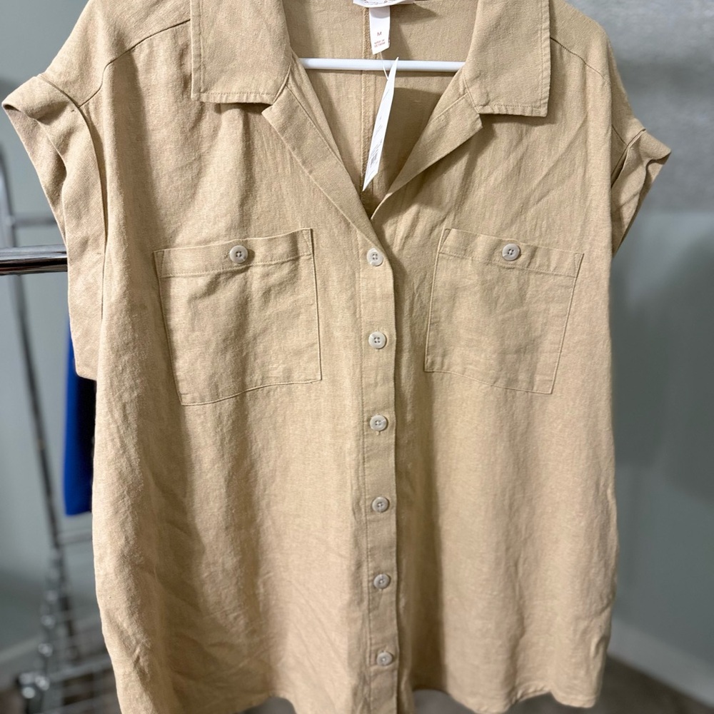 Isabel Maternity by Ingrid & Isabel Beige Button-Up Shirt